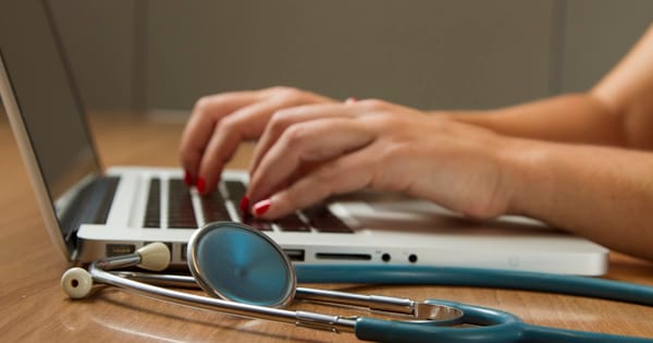 NIS2 y el sector sanitario: obligaciones para clínicas, hospitales y proveedores de salud