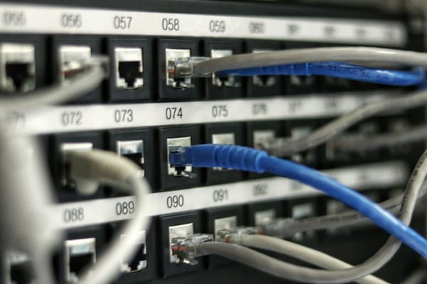 Router WiFi empresarial seguro