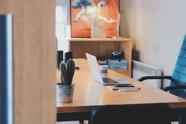 Vacaciones de verano: cómo dejar tu empresa protegida mientras el equipo descansa